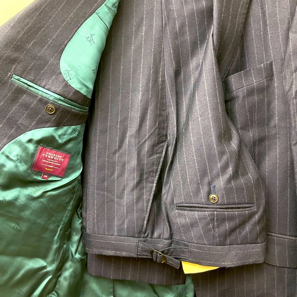 Charles Tyrwhitt Pin stripe Navy suit - Picture 4 of 9